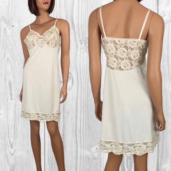 Vanity Fair Other - 🚫SOLD🚫Vintage 60’s Vanity Fair Slip Full 34 Bust Cream Nylon Rose Lace Lacey